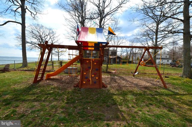 4728 FREDERICK AVE, Shady Side, MD 20764