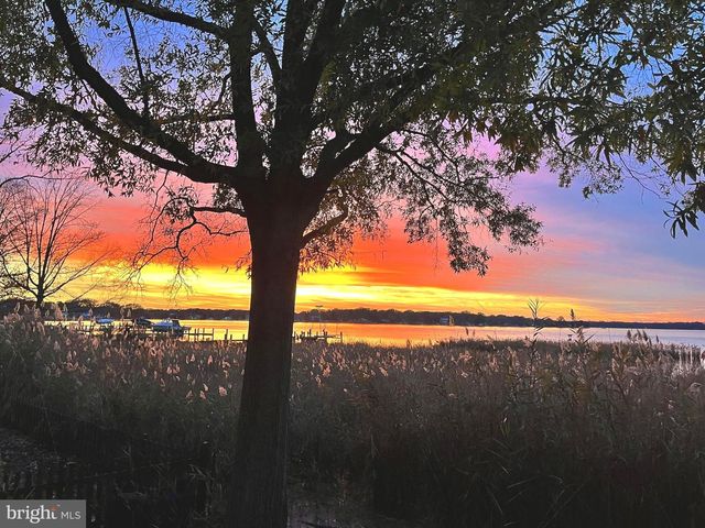 4728 FREDERICK AVE, Shady Side, MD 20764