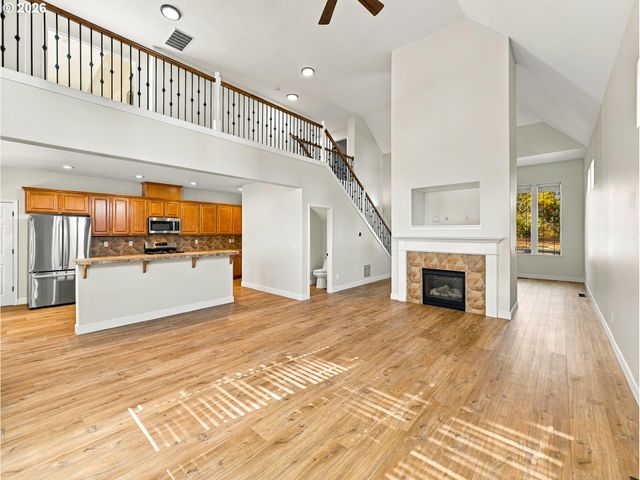 12725 Se DREAM WEAVER Ct, Happy Valley, OR 97086