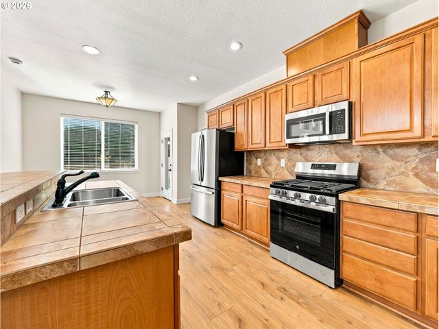 12725 Se DREAM WEAVER Ct, Happy Valley, OR 97086