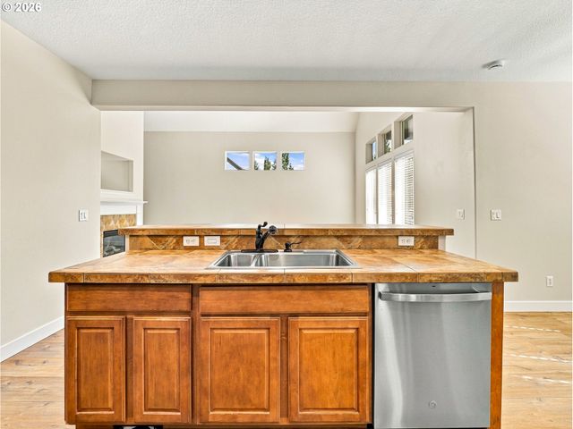 12725 Se DREAM WEAVER Ct, Happy Valley, OR 97086