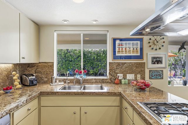 2607 S Calle Palo Fierro, Palm Springs, CA 92264