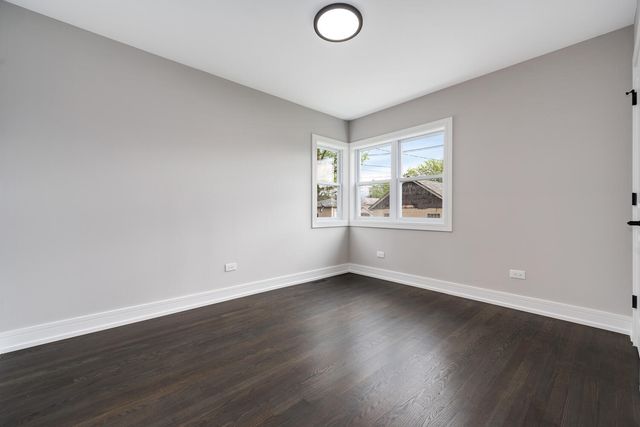 8449 S Euclid Avenue, Chicago, IL 60617