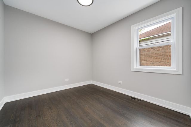 8449 S Euclid Avenue, Chicago, IL 60617