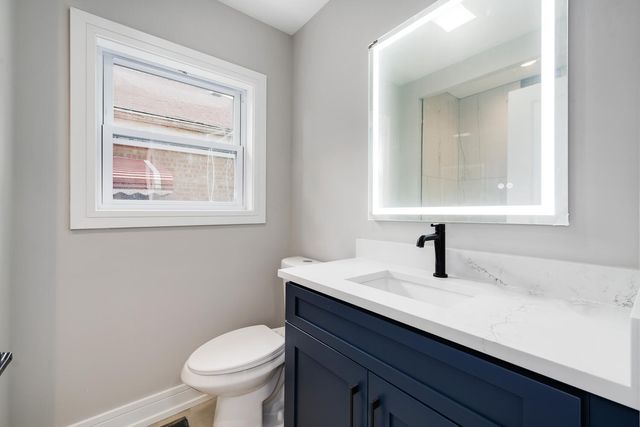 8449 S Euclid Avenue, Chicago, IL 60617