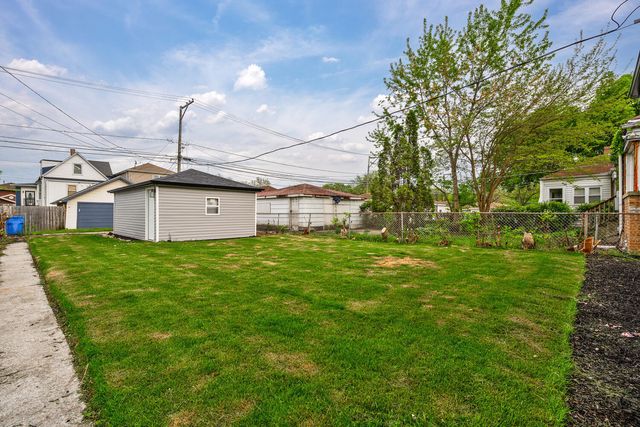 8449 S Euclid Avenue, Chicago, IL 60617