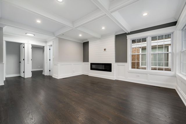 8449 S Euclid Avenue, Chicago, IL 60617