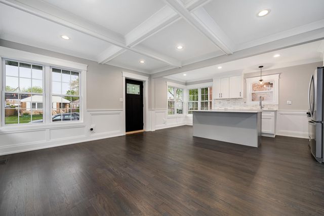 8449 S Euclid Avenue, Chicago, IL 60617