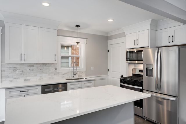 8449 S Euclid Avenue, Chicago, IL 60617