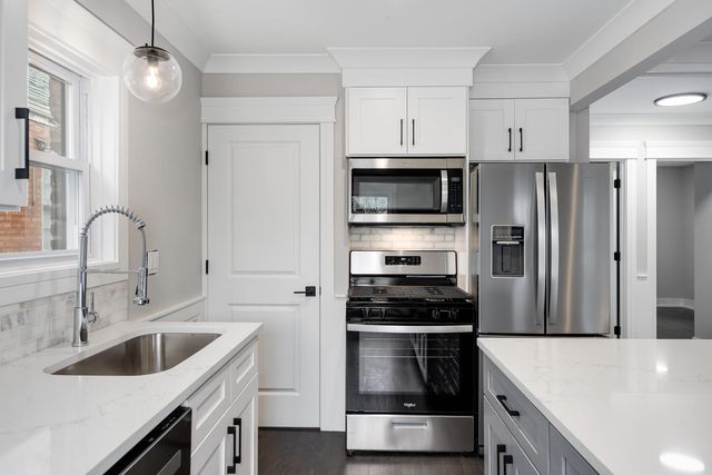 8449 S Euclid Avenue, Chicago, IL 60617