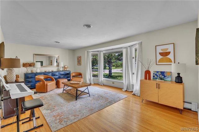 145 East Maplemere Road, Amherst, NY 14221