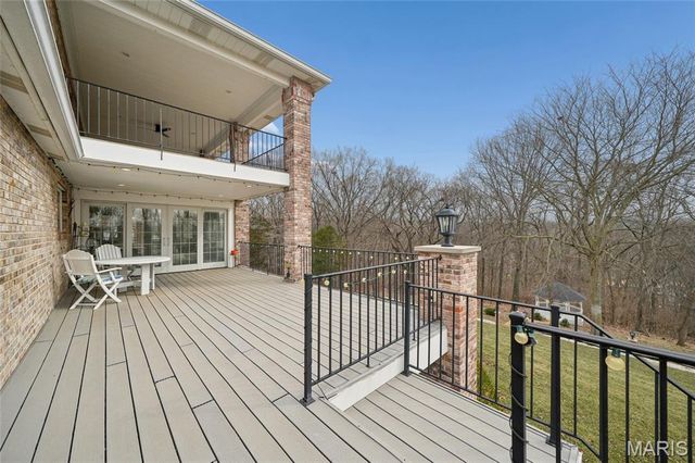 12856 Pointe Drive, Sunset Hills, MO 63127