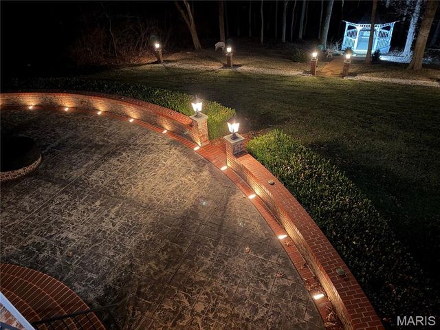 12856 Pointe Drive, Sunset Hills, MO 63127