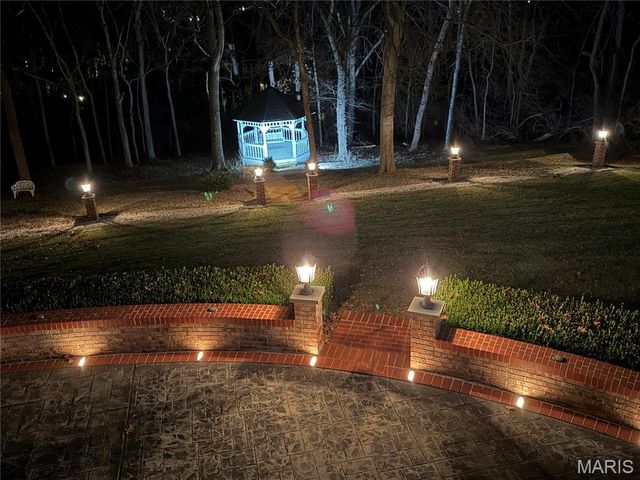 12856 Pointe Drive, Sunset Hills, MO 63127