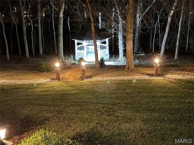 12856 Pointe Drive, Sunset Hills, MO 63127