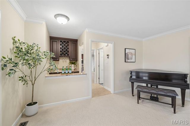 12856 Pointe Drive, Sunset Hills, MO 63127