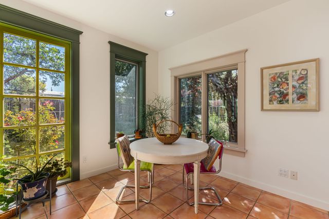 1343 Acequia Borrada, Santa Fe, NM 87507