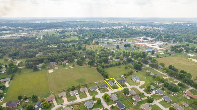 1020 Berkley Drive, Marshfield, MO 65706