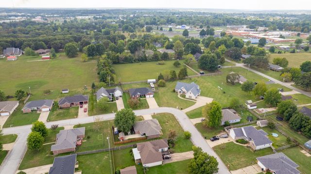 1020 Berkley Drive, Marshfield, MO 65706