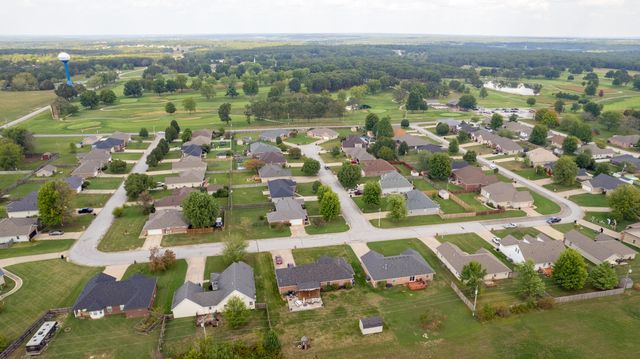 1020 Berkley Drive, Marshfield, MO 65706