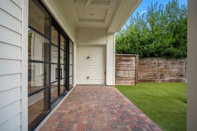 536 W 26th Street, Houston, TX 77008