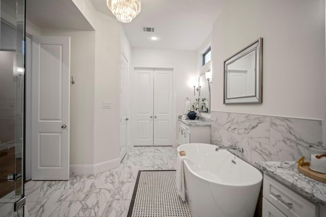 536 W 26th Street, Houston, TX 77008