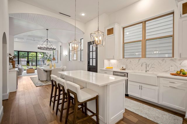 536 W 26th Street, Houston, TX 77008