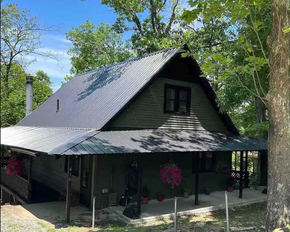 410 Wagon Creek Loop, Creal Springs, IL 62922