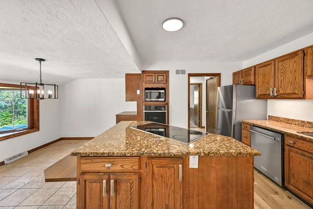 6319 N Bay Ridge AVENUE, Whitefish Bay, WI 53217