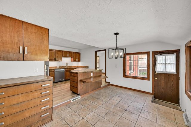 6319 N Bay Ridge AVENUE, Whitefish Bay, WI 53217