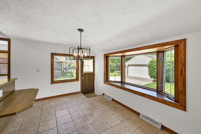6319 N Bay Ridge AVENUE, Whitefish Bay, WI 53217