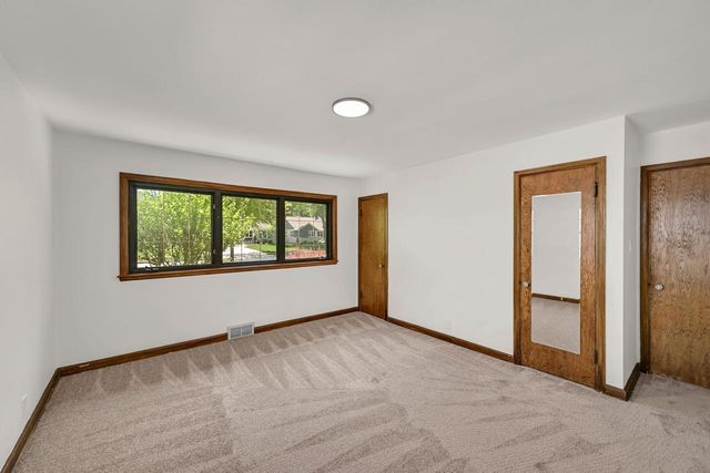 6319 N Bay Ridge AVENUE, Whitefish Bay, WI 53217