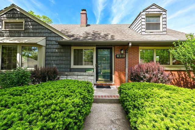 6319 N Bay Ridge AVENUE, Whitefish Bay, WI 53217