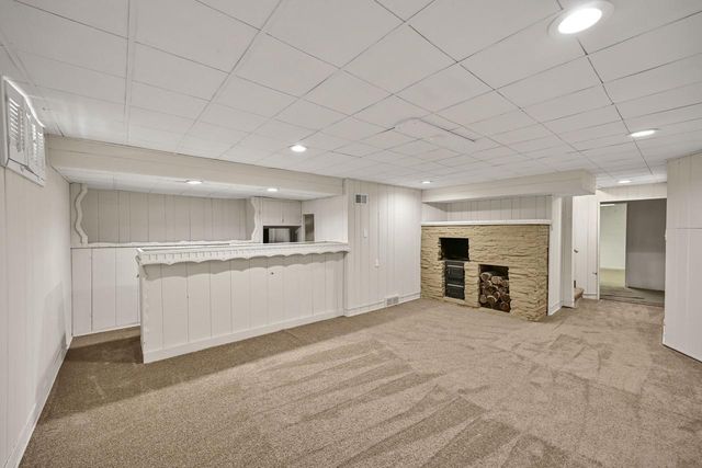 6319 N Bay Ridge AVENUE, Whitefish Bay, WI 53217