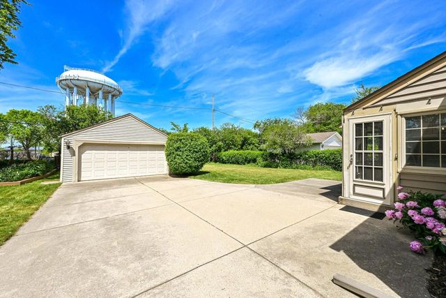 6319 N Bay Ridge AVENUE, Whitefish Bay, WI 53217