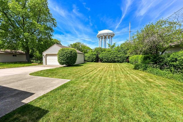 6319 N Bay Ridge AVENUE, Whitefish Bay, WI 53217