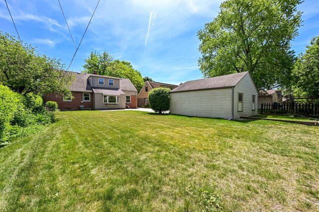 6319 N Bay Ridge AVENUE, Whitefish Bay, WI 53217