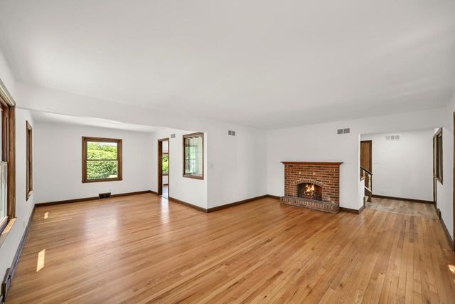 6319 N Bay Ridge AVENUE, Whitefish Bay, WI 53217