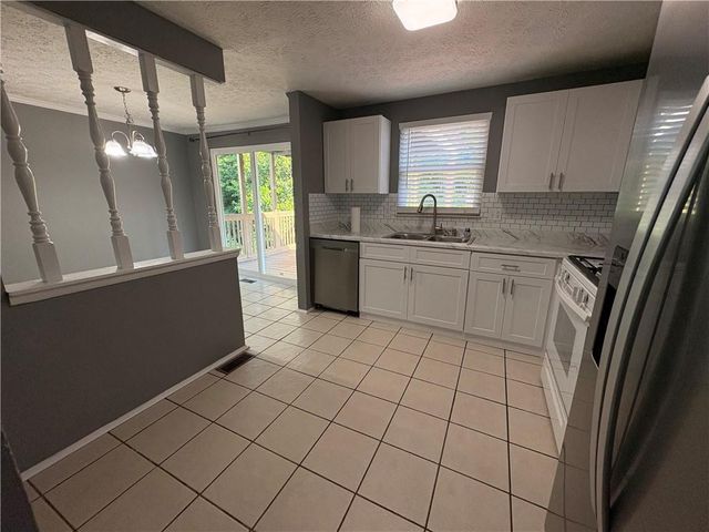 1185 Worthington Hills Drive, Roswell, GA 30076