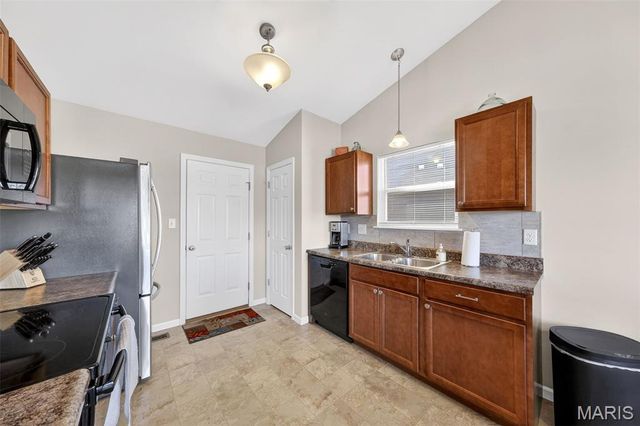 349 Rock Ridge Road, Wentzville, MO 63385