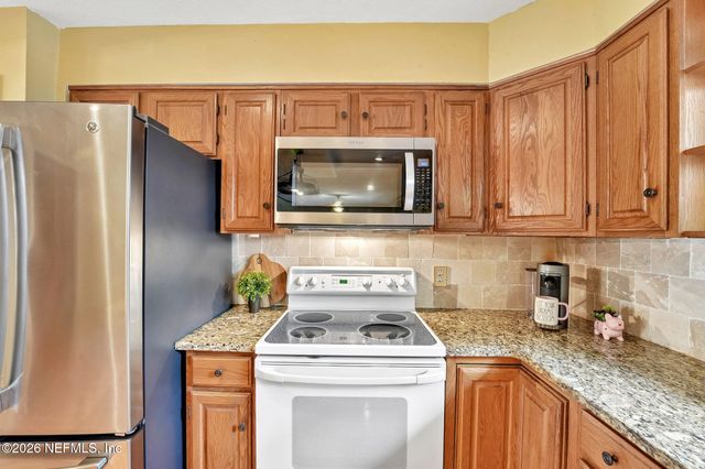 2432 LAKEVIEW Drive, Orange Park, FL 32073