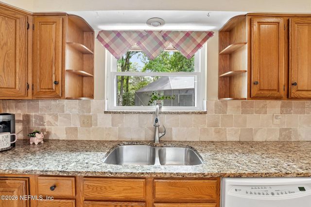 2432 LAKEVIEW Drive, Orange Park, FL 32073