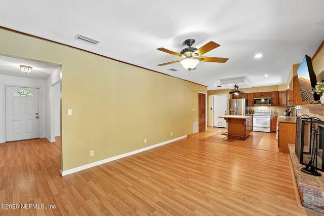 2432 LAKEVIEW Drive, Orange Park, FL 32073