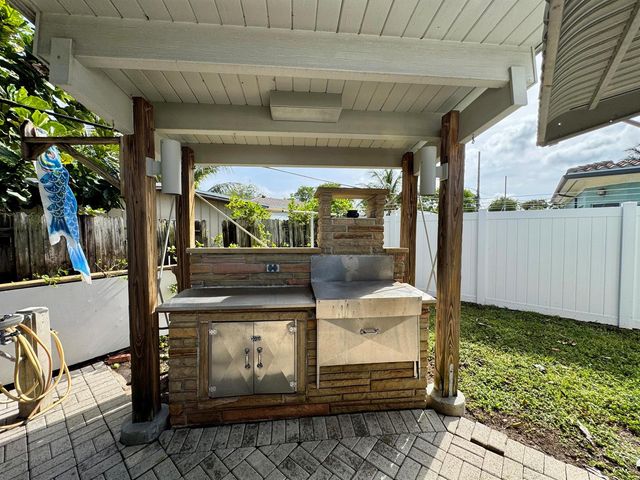 2560 NE 20th Street, Pompano Beach, FL 33062
