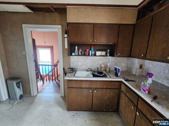 4311 Cottage Avenue, North Bergen, NJ 07047