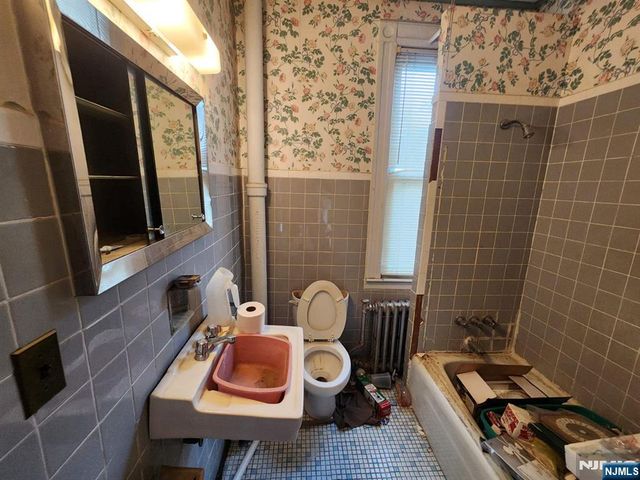 4311 Cottage Avenue, North Bergen, NJ 07047