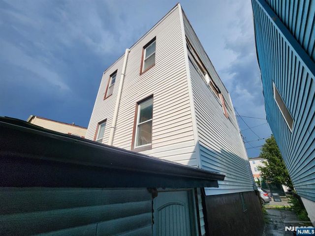 4311 Cottage Avenue, North Bergen, NJ 07047