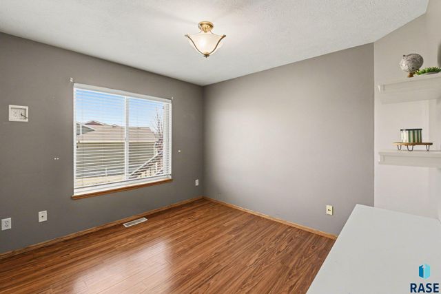 4612 S Wilson Ave Avenue, Sioux Falls, SD 57106