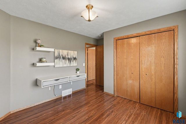 4612 S Wilson Ave Avenue, Sioux Falls, SD 57106