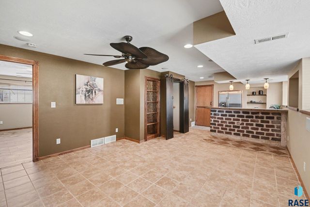 4612 S Wilson Ave Avenue, Sioux Falls, SD 57106